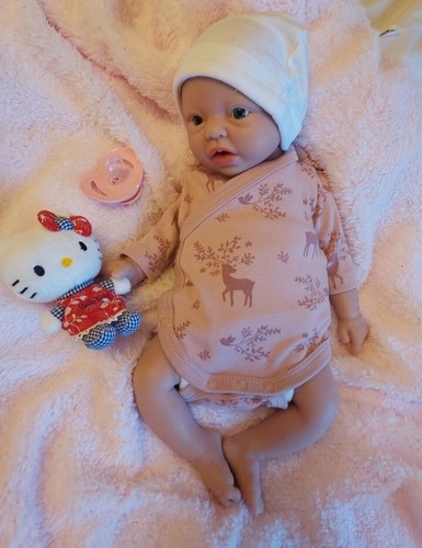 Bébé reborn entièrement - , en